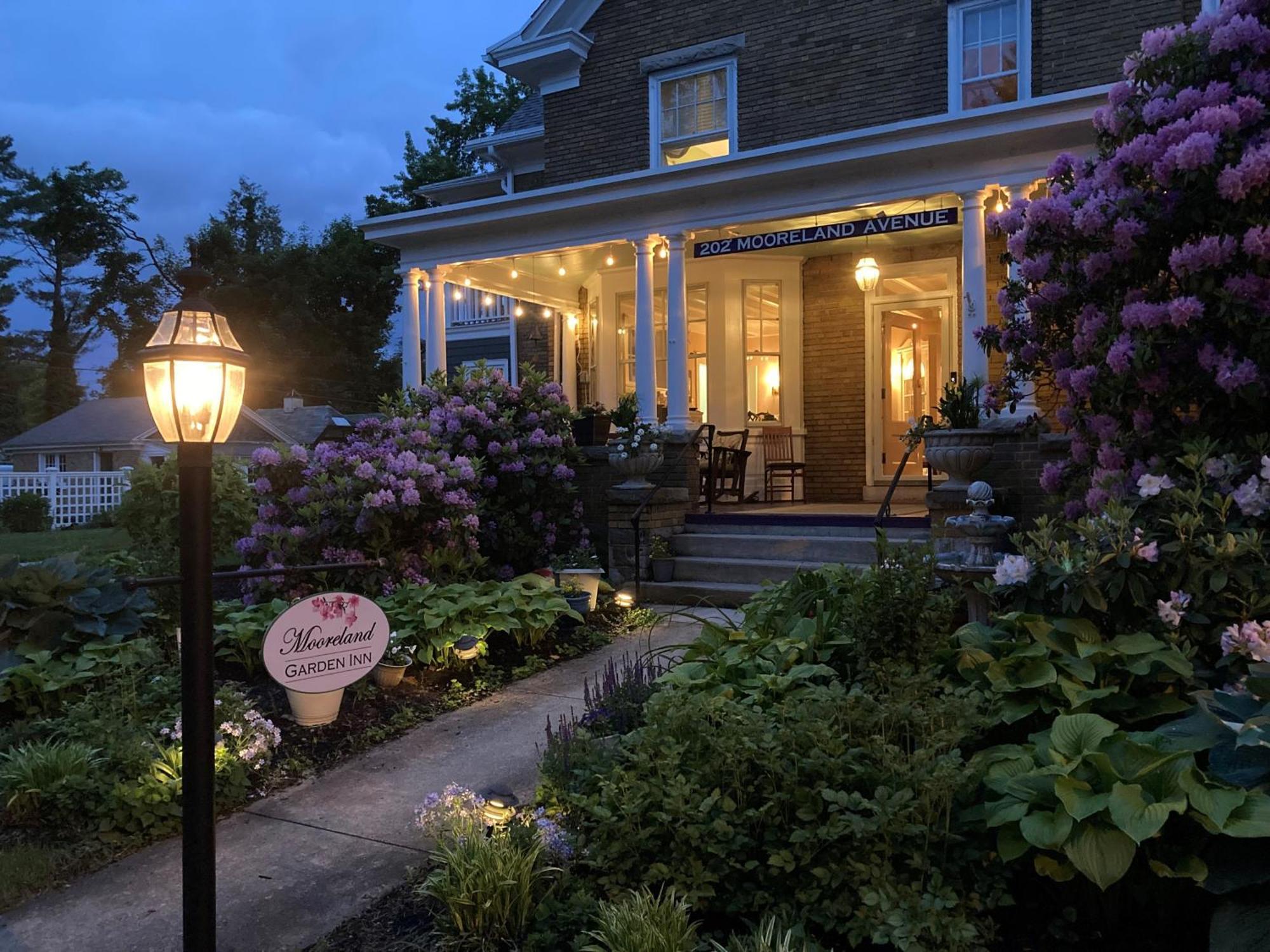 Mooreland Garden Inn Карлайл Экстерьер фото